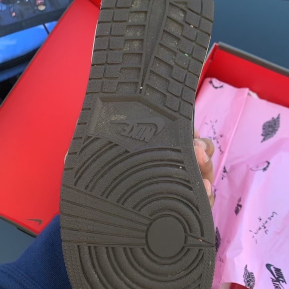 Jordan 1 Travis Scott - Picture 3 of 5